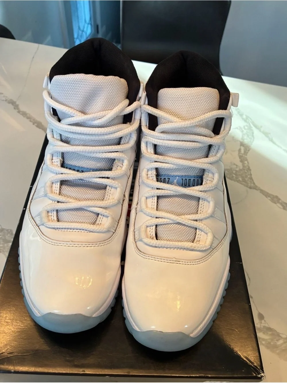 Jordan 11 Legend Blue Size 8.5